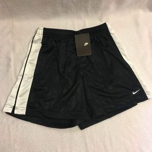 NWT‎ Girls Nike Shorts- black